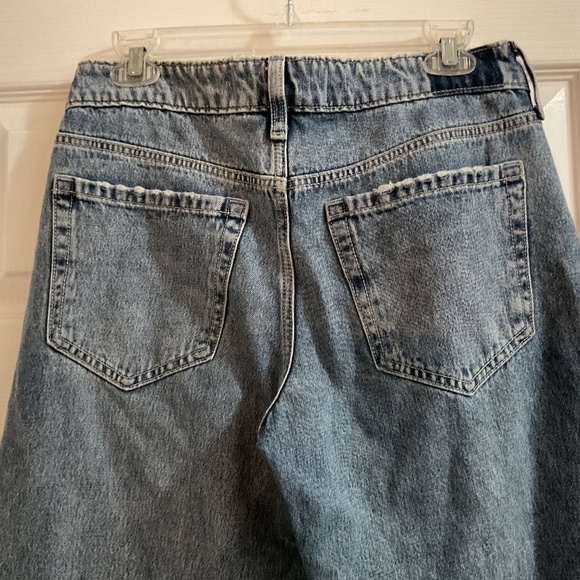 Hollister Low-rise Baggy Distressed Wide-leg Jeans, Size 28 Short (6 Short) - Picture 7 of 9